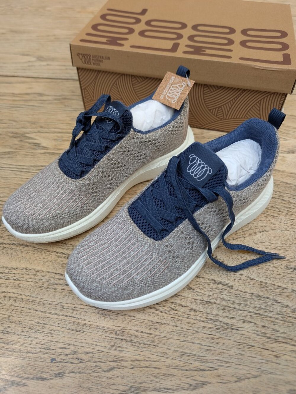 NWT Woolloomooloo merino wool Women's 38 gray navy blue sneakers shoes